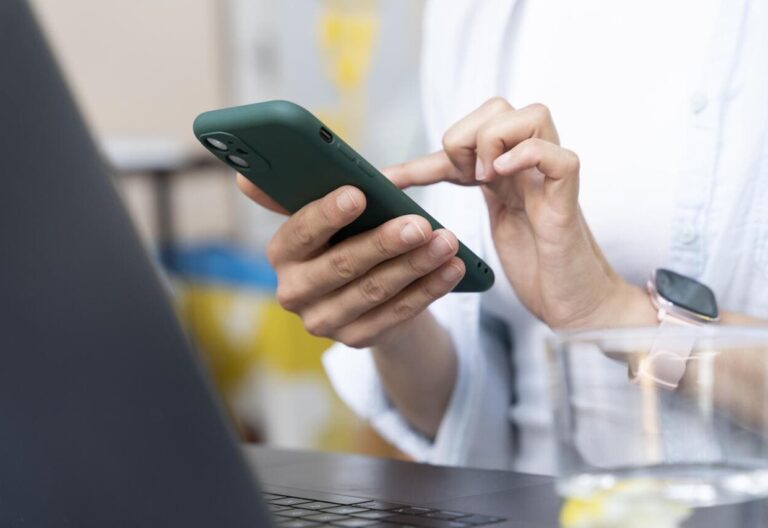 empreendedor utilizando o pix para pessoa jurídica