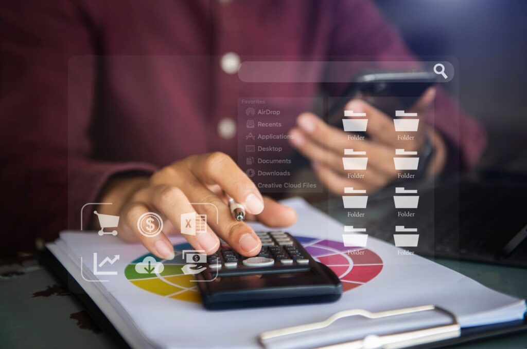 empreendedor fazendo a análise do fluxo de caixa da sua empresa para uma melhor gestão